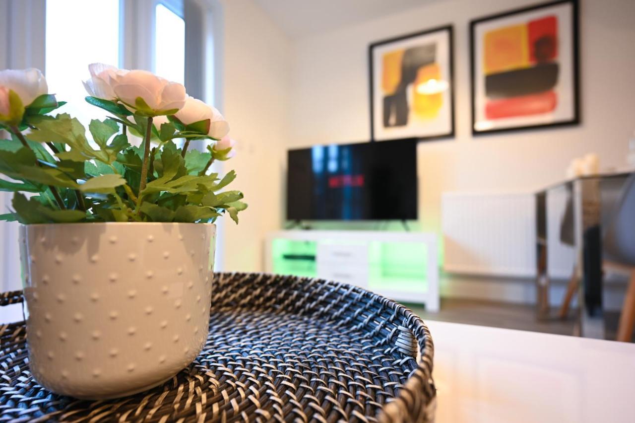 Luxury 4 Bed House With Gated Parking In The Heart Of Birmingham! Apartamento Exterior foto
