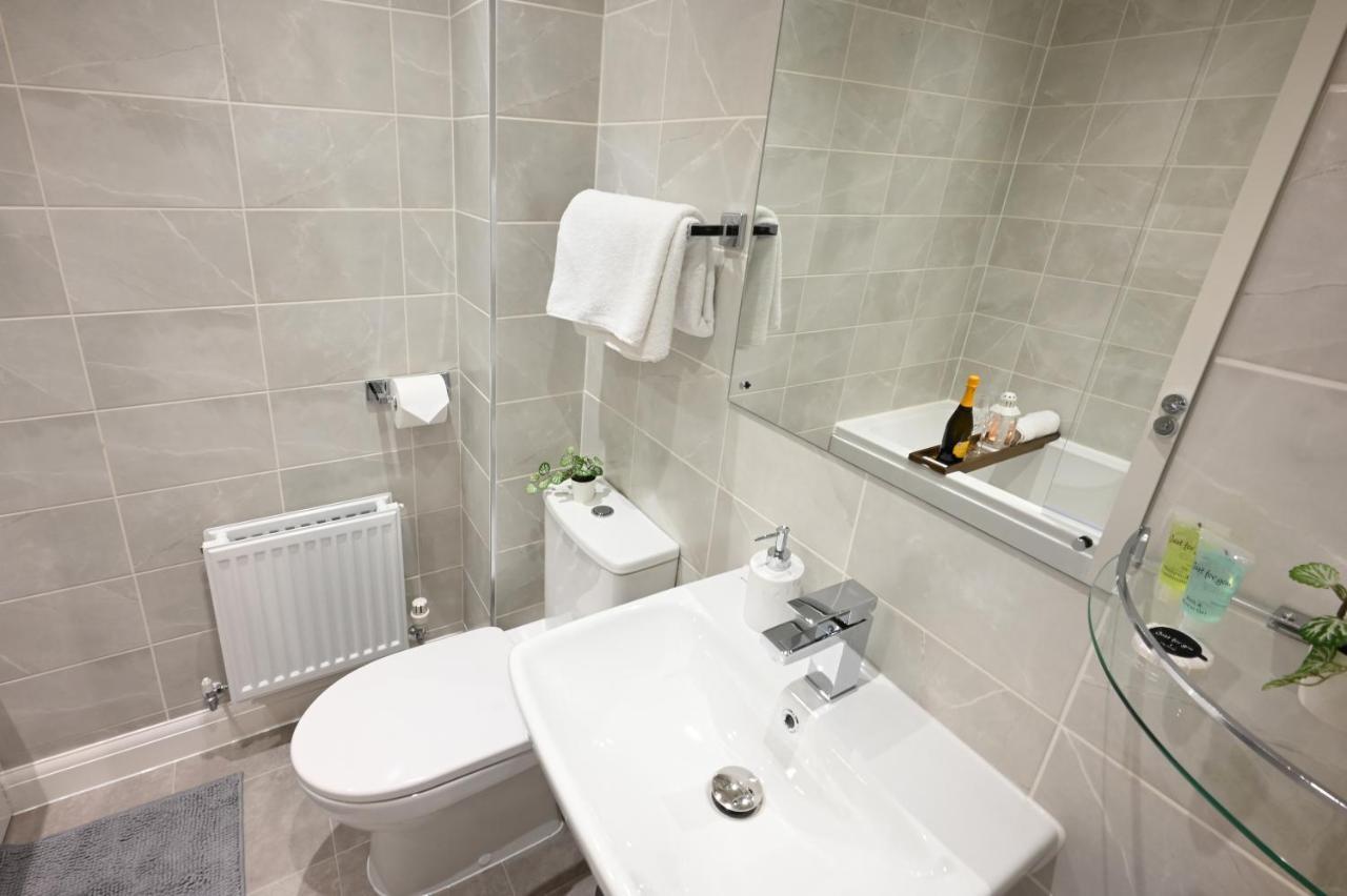 Luxury 4 Bed House With Gated Parking In The Heart Of Birmingham! Apartamento Exterior foto