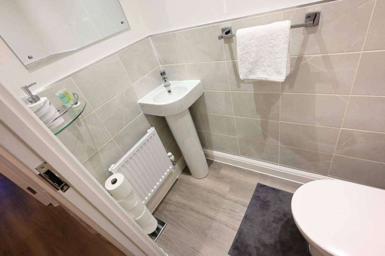 Luxury 4 Bed House With Gated Parking In The Heart Of Birmingham! Apartamento Exterior foto