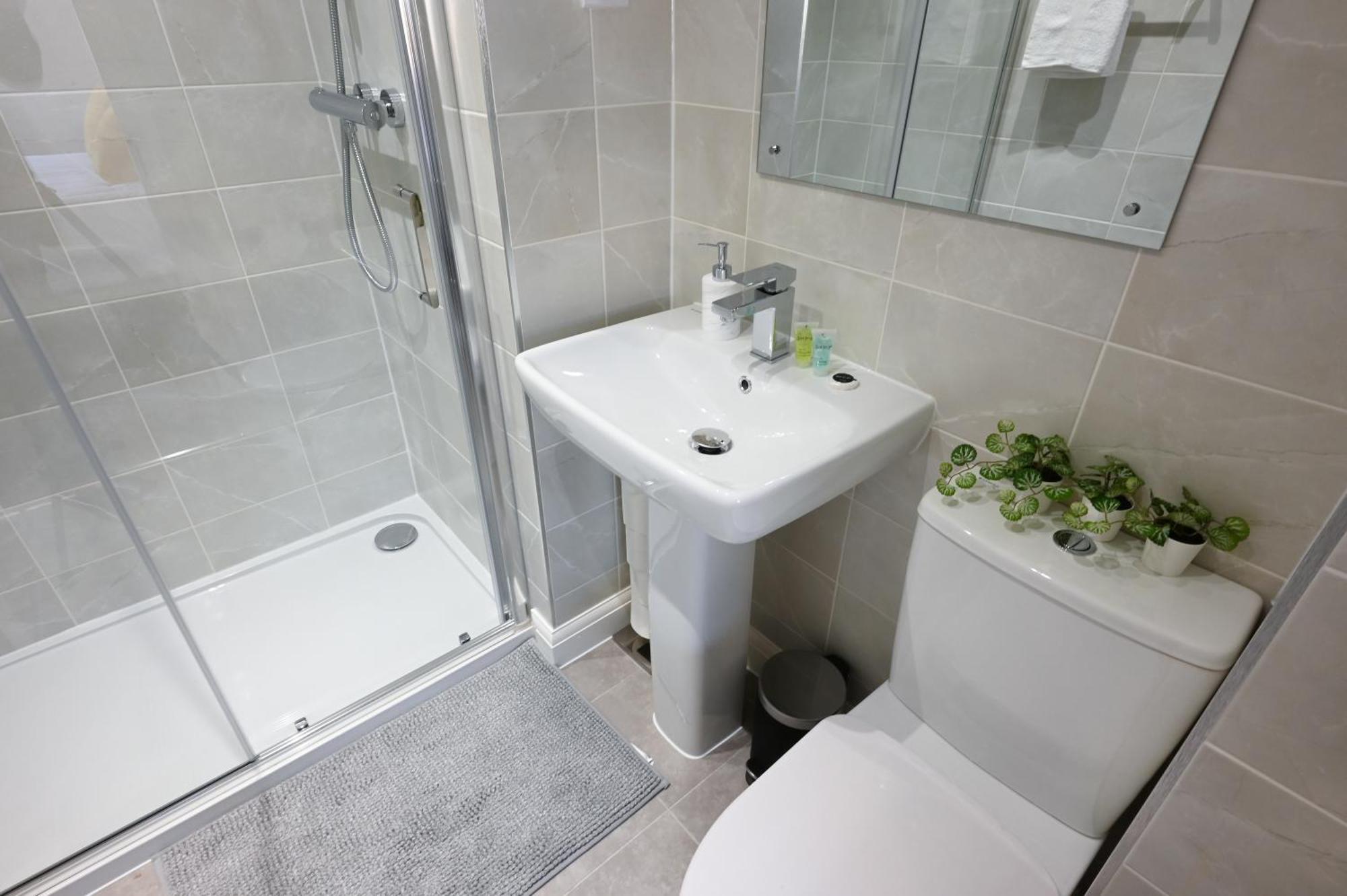 Luxury 4 Bed House With Gated Parking In The Heart Of Birmingham! Apartamento Exterior foto
