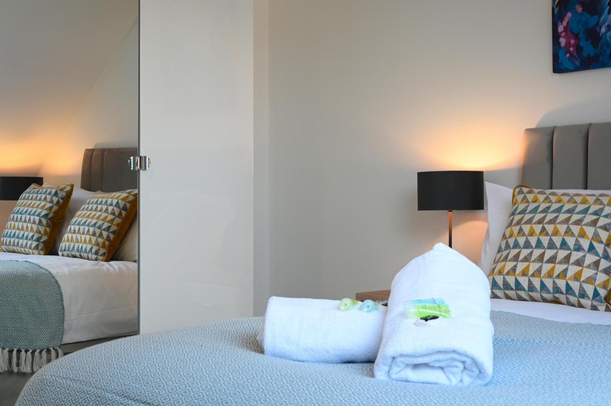 Luxury 4 Bed House With Gated Parking In The Heart Of Birmingham! Apartamento Exterior foto